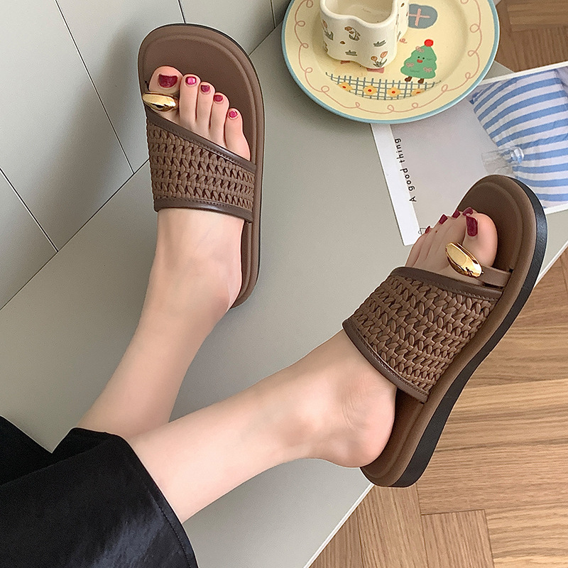 Women's toe pillar beach sandals summer outdoor flat shoes vacation style designer sandals new fashionable beach slippers sandals