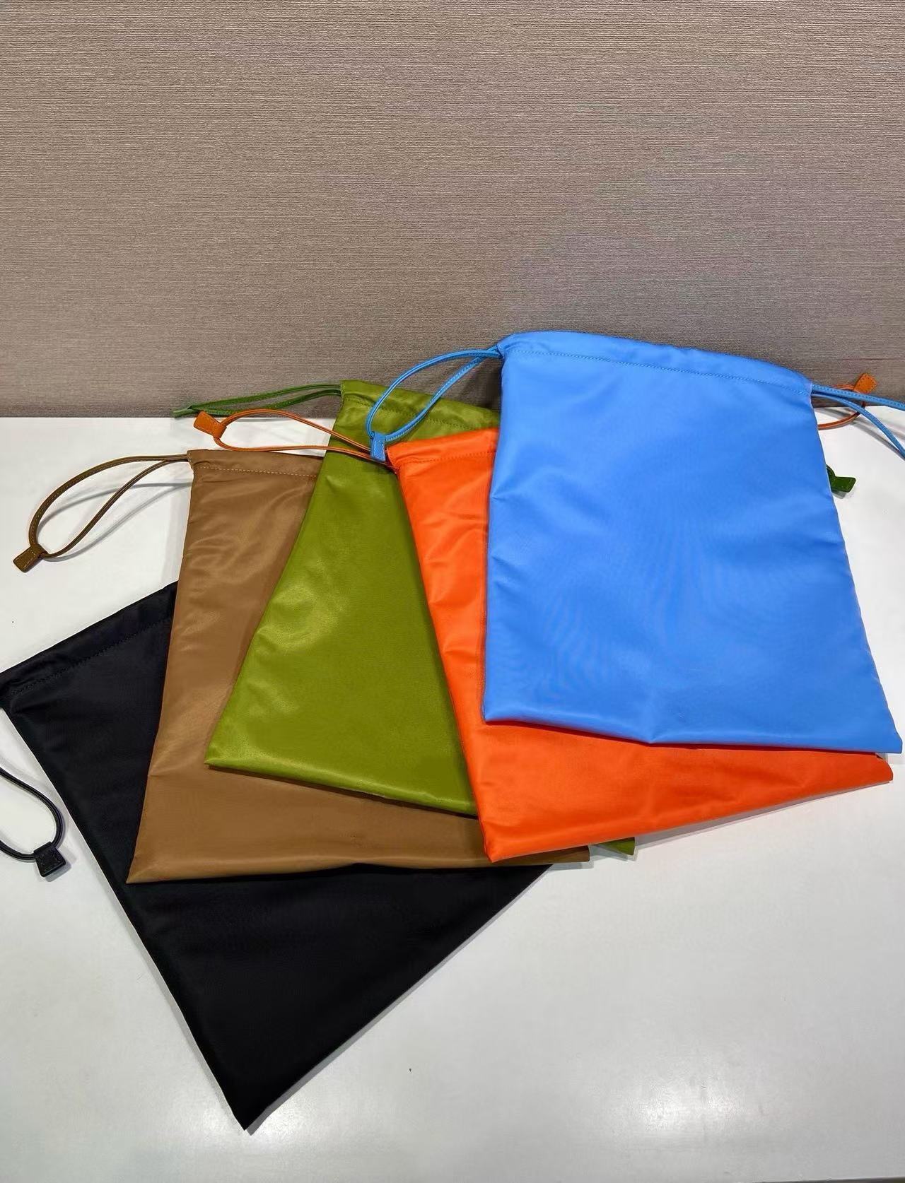 Top New Women's Bag Women's Drawstring Small Bag Nylon Fabric Multi Color Storage Bag Handbag 1nk001