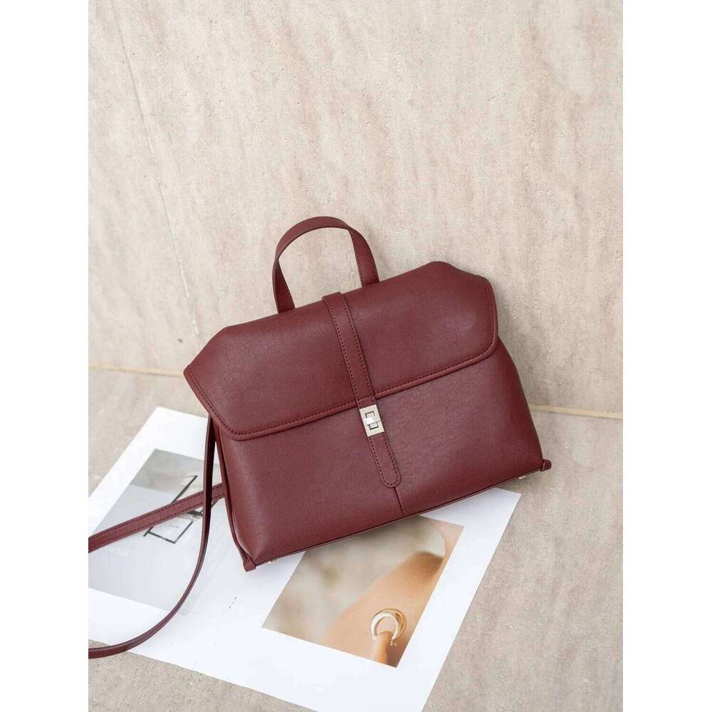 Single shoulder 2025 new early autumn senior two layer cowhide large capacity commuter hand crossbody women's bag