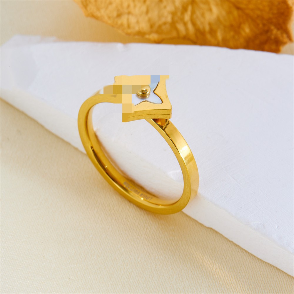 Light Luxury Fashion Simple Elegant Versatile Mother-of-Pearl Flower for Women High-End Titanium Steel Non-Fading Ring