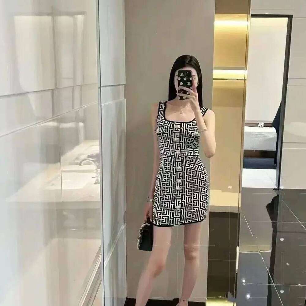 Ladies New Letter Jacquard Slim Elastic High Waist Dress Spring and Autumn Sexy Hot Girl Vest Skirt