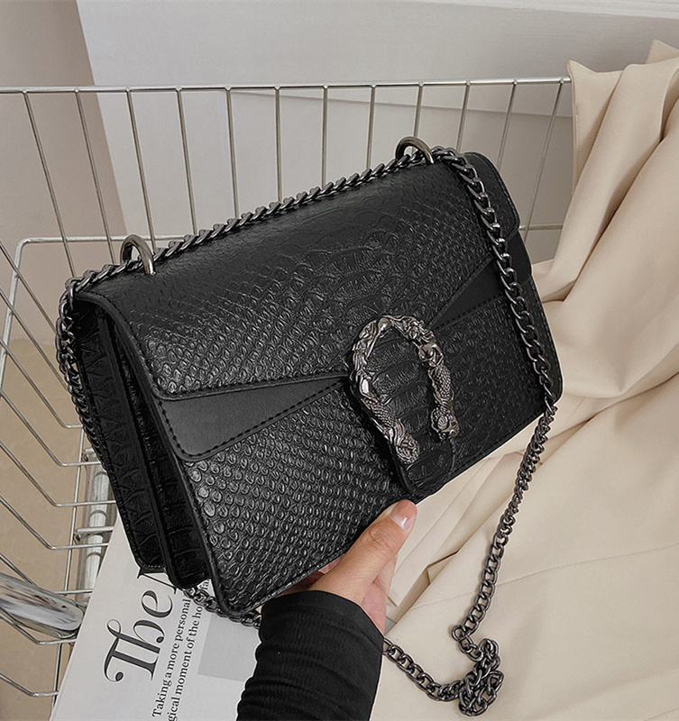 Free shipping designer high-end niche bag for women 2025 new trendy wine god bag, fashionable internet celebrity chain bag, versatile chain small squa