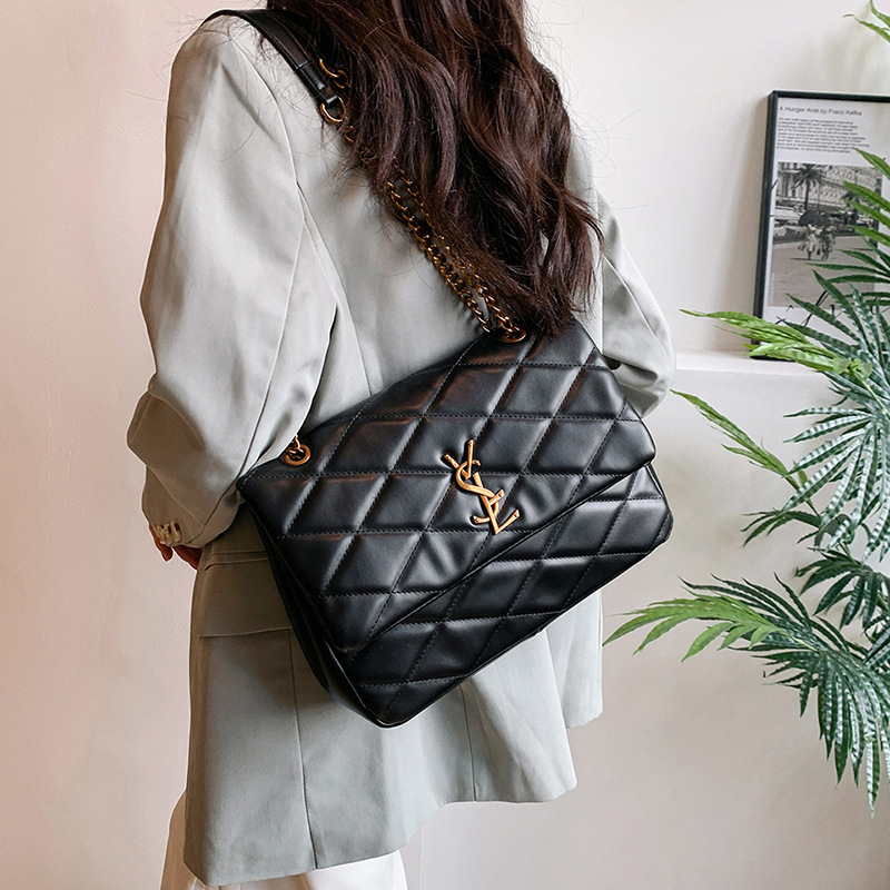 Free shipping 2025 new designer Shoulder Bags womans ladies flap girl lady fashion Diamond shaped chain bag large capacity handbag women crossbody Und
