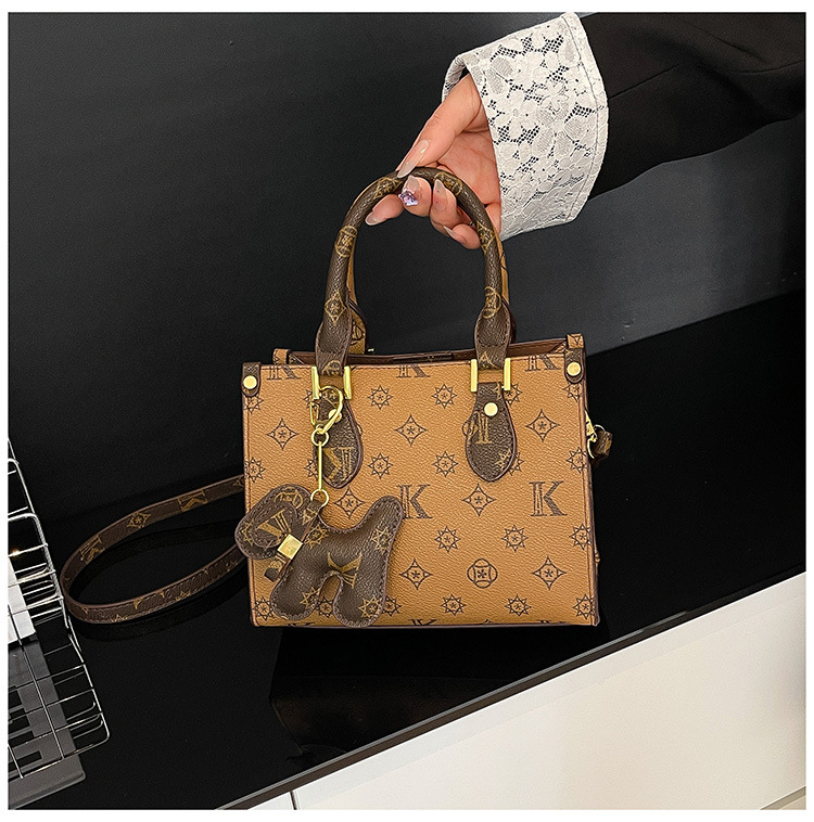 Free shipping 2025 designer Shoulder Bags womans ladies flap lady fashion black brown printing handbag women crossbody Underarm bag