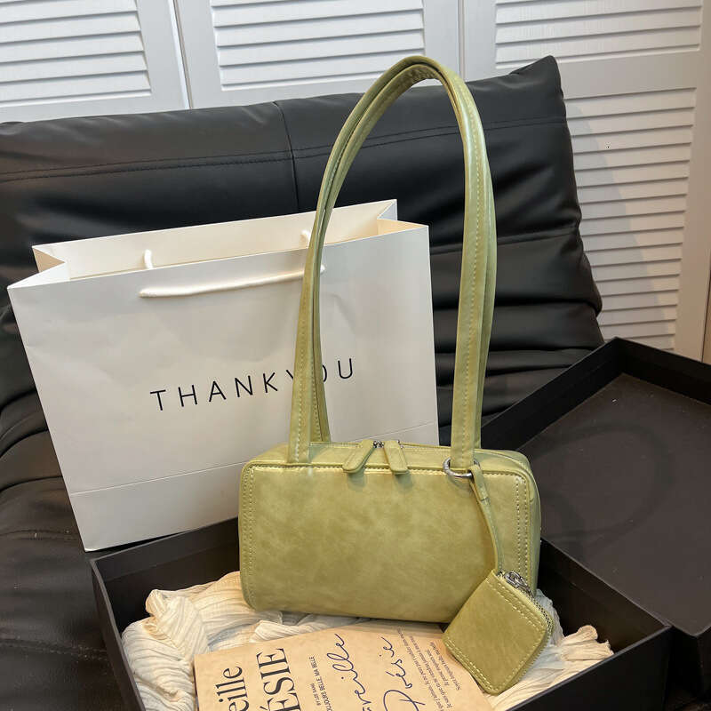 Korean Niche Boston for Women 2025 New Simple Soft Leather Handbag Shoulder Versatile Commuter Underarm Bag