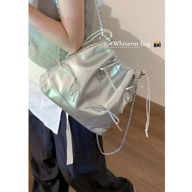 Korean Style Niche Design Women 2024 New Fashion Silver Chain Small Backpack for Travel and Outings
