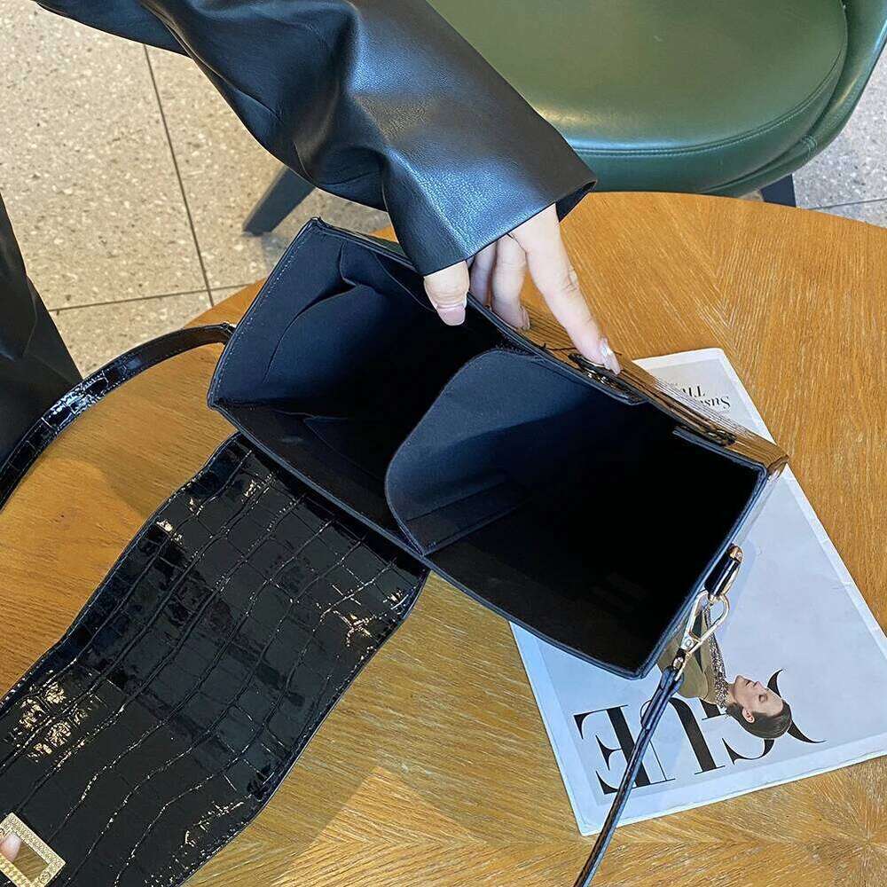 Storage Water Bottle Carrier Multifunctional Crossbody Cup Holder Bag Large Capacity for Outdoor Travel