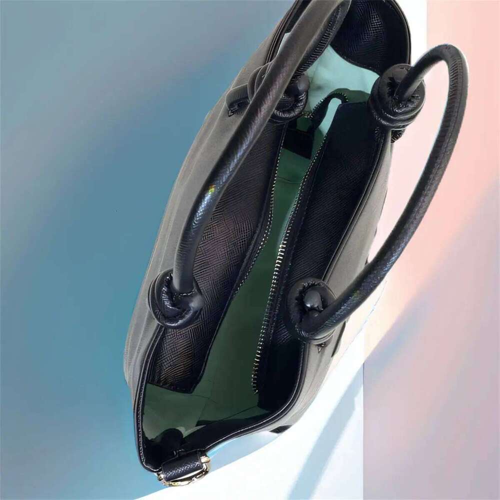 Hot Selling Elegant Monogram Tote Perfect Party & Anniversary Souvenir Designer Bags