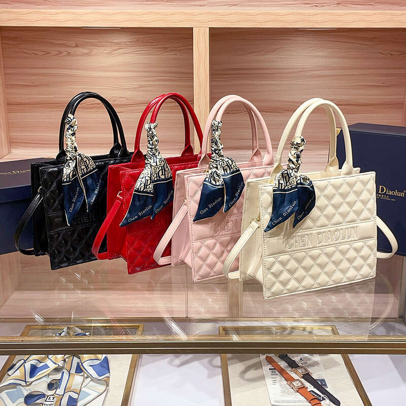Capacity Embroidered Large High-End Handbag Tote for Women 2024 New Genuine Leather Quilted Versatile Shoulder Crossbody Bag