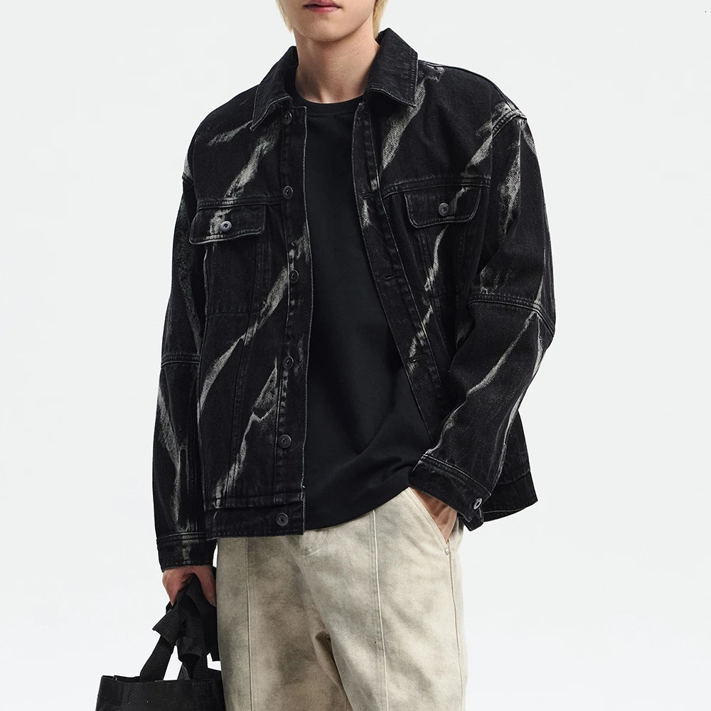 High Quality Street Vintage Graffiti Denim Jacket For Mens Clothing Plus Size American Streetwear Black Cargo Male 250614