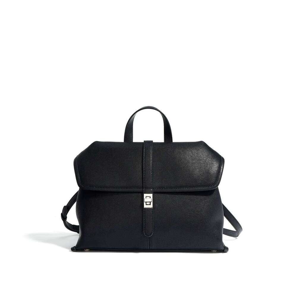 Single shoulder 2025 new early autumn senior two layer cowhide large capacity commuter hand crossbody women's bag