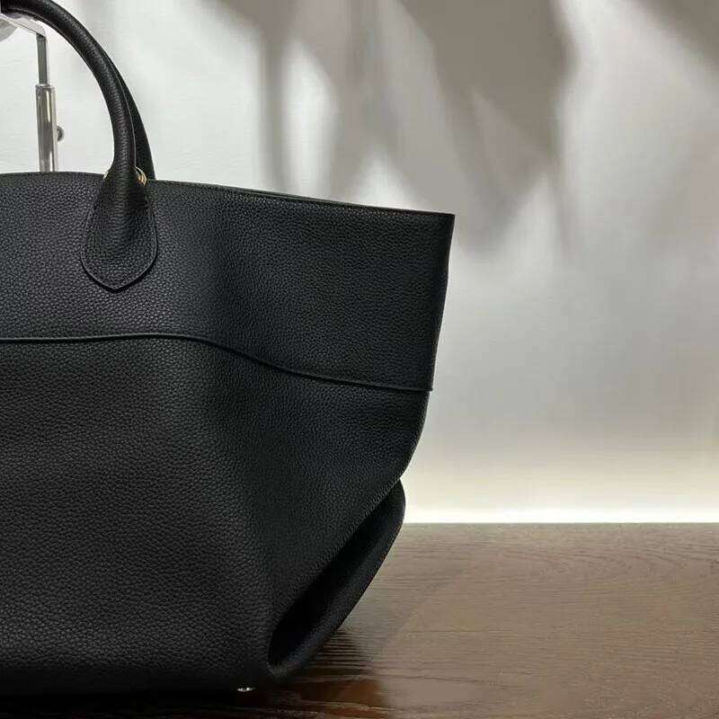 2025 new top layer cowhide large capacity tote elegant ladies' hand-held briefcase commuting shoulder bag
