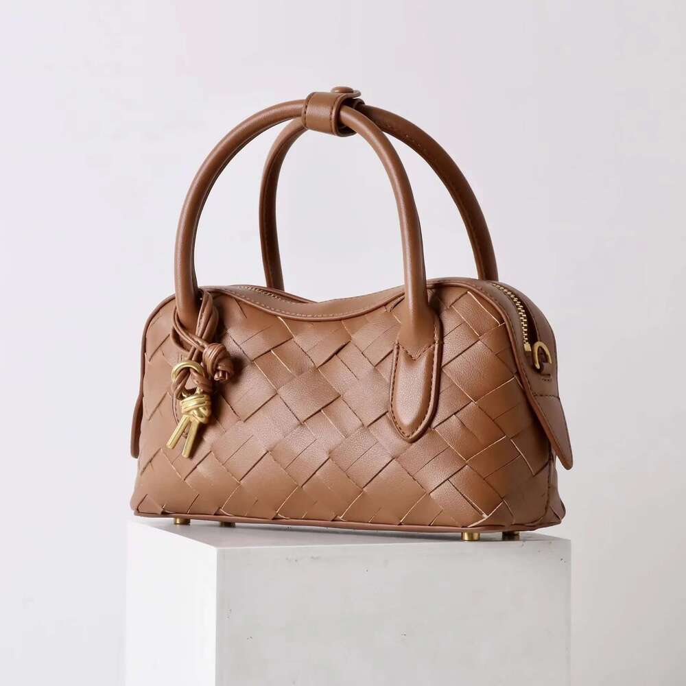 Designer Bag Cowhide Braided New Niche Design Genuine Leather Vintage One Shoulder Crossbody Fashionable Ladies Handbag