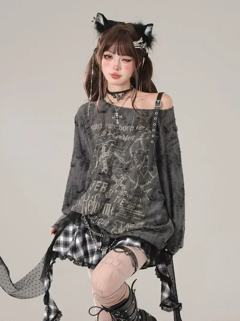 Grunge Gothic Off Shoulder Graphic T Shirts Women Y2k Clothes with Buckle Hollow Out Women Top Long Sleeve T-shirt Summer Autumn 250614