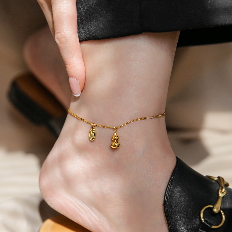 Suitable Summer Titanium Steel Non-Fading Light Design Gold-Plated High-End Sense Foot Chain Anklet for Women