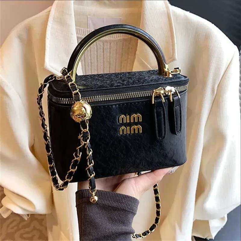 Designer Bag Shoulder Bag Luxury Free Shipping New Luxury Bag Fashionable Commuter Women S Pink Trunk One Hand Held Slanted