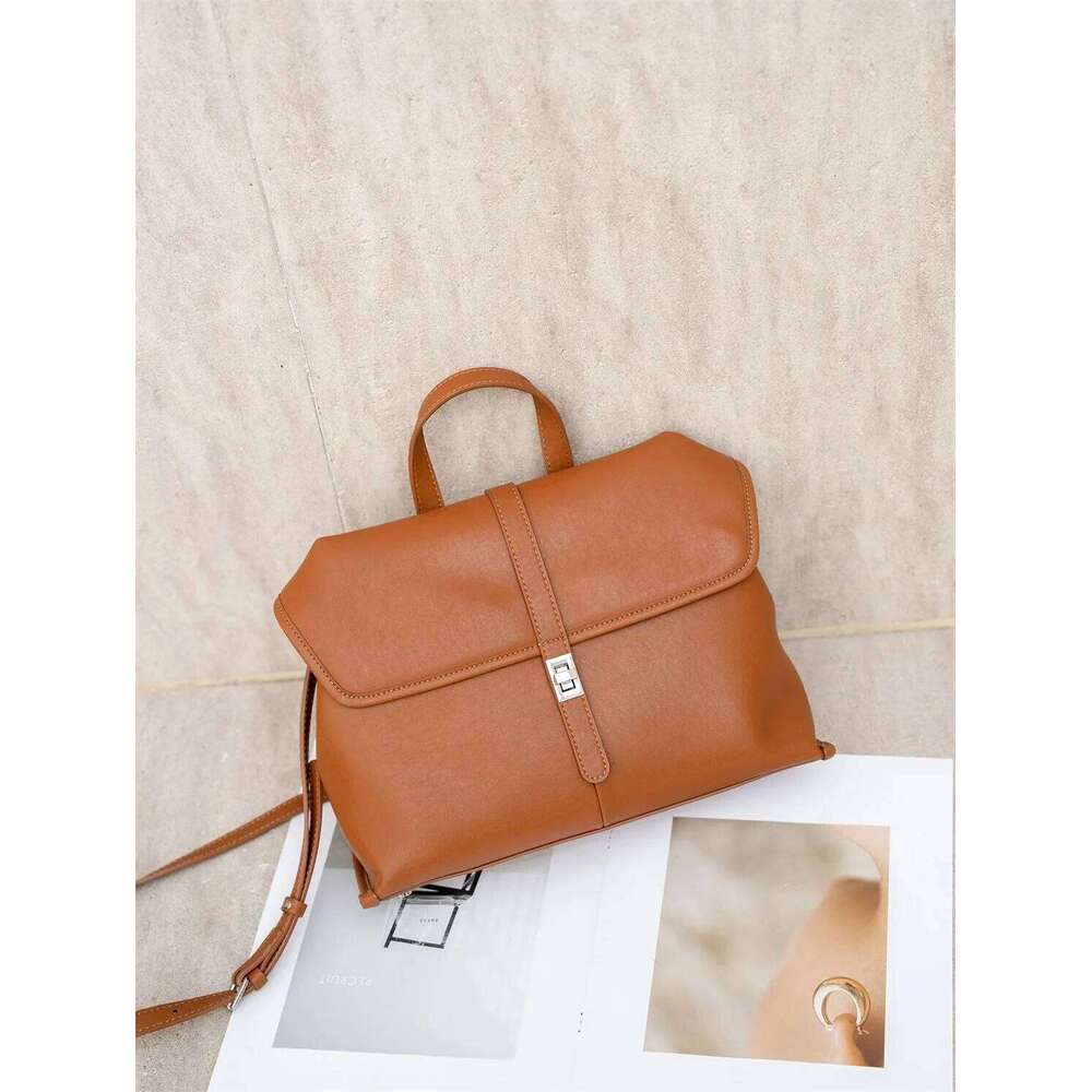 Single shoulder 2025 new early autumn senior two layer cowhide large capacity commuter hand crossbody women's bag
