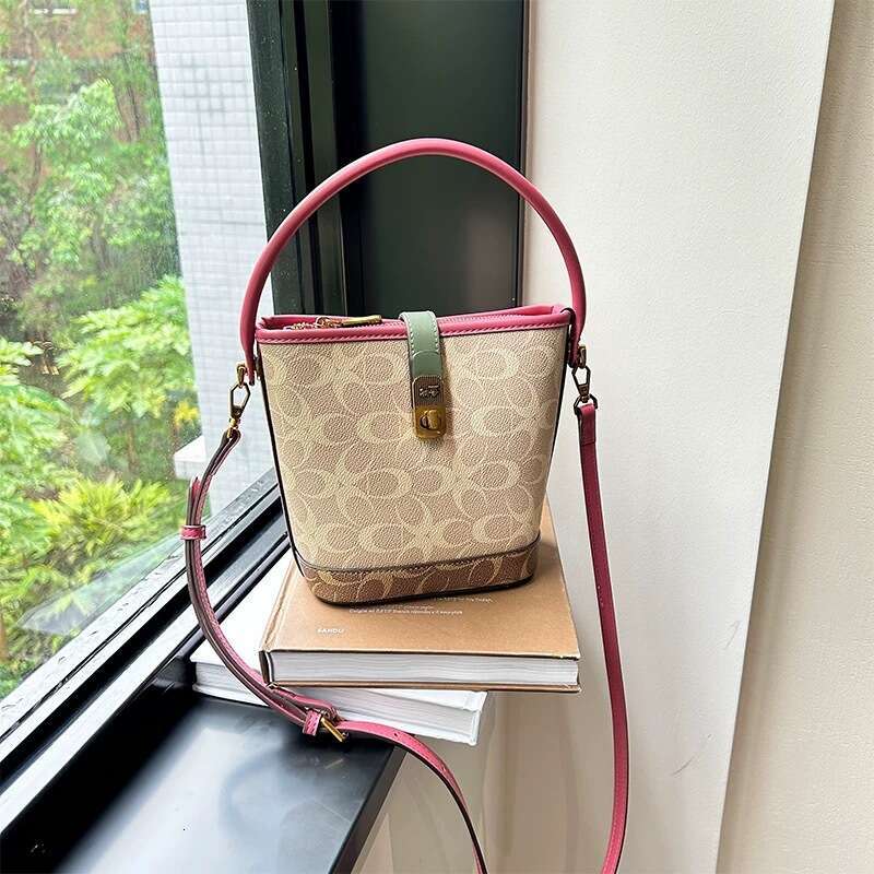 Color-Block Graffiti Bucket High-End 2025 New Niche Print Versatile Handbag Crossbody Shoulder Bag