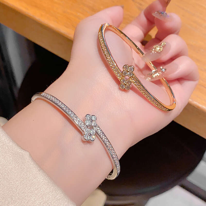 designrt bracelet New Korean Style Clover Bracelet Personality Versatile Inlaid Zircon Square Buckle Bangle with gift box
