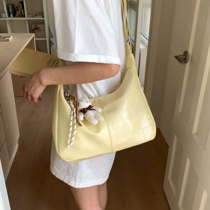 Large Capacity for Women 2025 New Summer Versatile Casual Crossbody Ins Korean Style Soft Leather Commuter Dumpling Bag