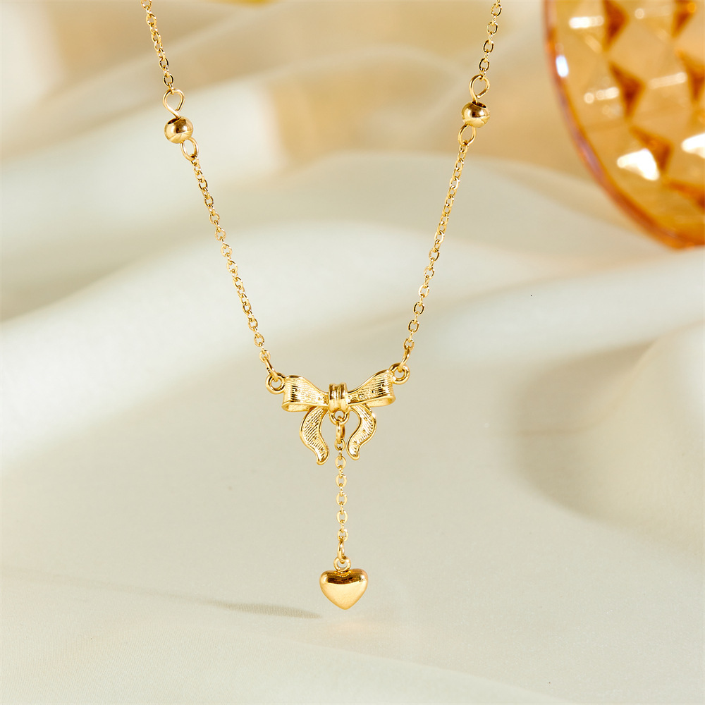 Fashionable Light Personality Temperament Bowknot Heart Necklace for Women High-end Titanium Steel Non-fading Jewelry