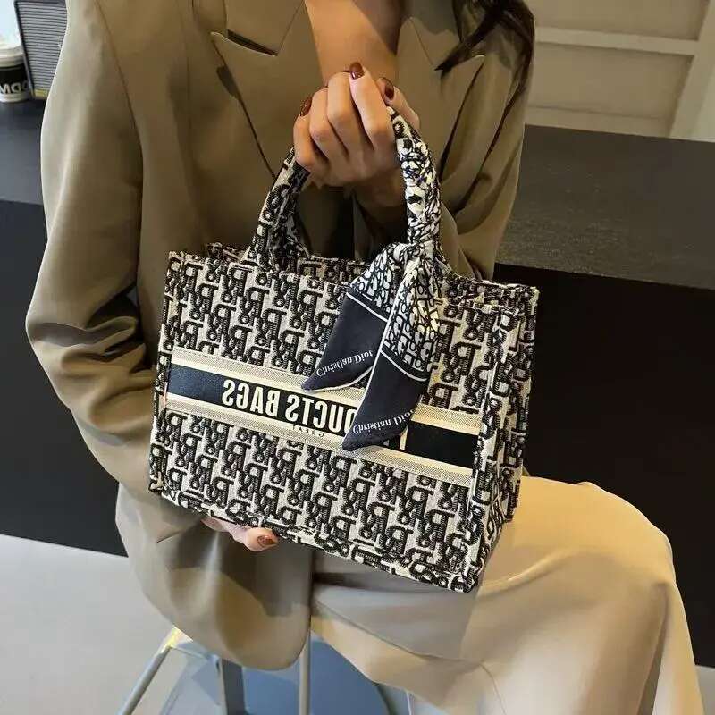Designer Bag Shoulder Bag Free Shipping New Fashionable Luxury Soft Leather High End Texture Printed Small Luxury Bag Square Chain Bar Single Crossbody For Women