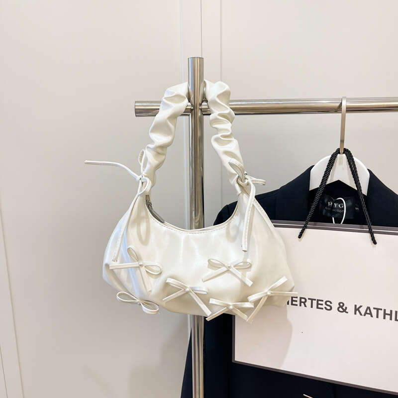 Korean Style Niche Pleated Handheld Dumpling for Women 2025 Summer New Trendy Casual Fashion Simple Shoulder Bag