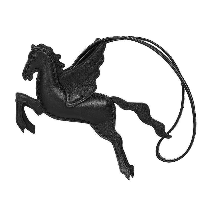 Hot Selling Horse Shape Sewn Leather Pendant Handmade Schoolbag Bagpack Ornament Vintage Handcraft Car Keychain Hanging Accessories