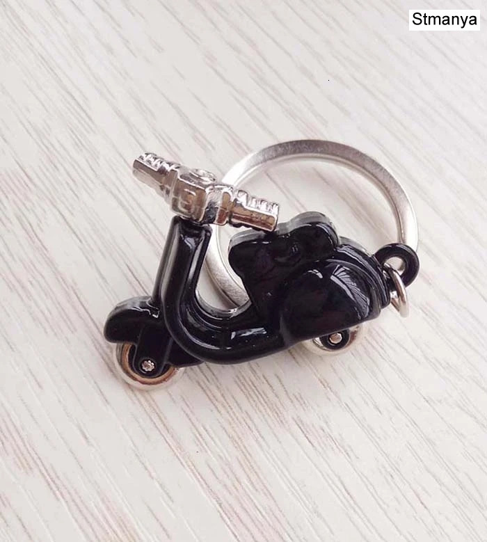 Motorcycle Key Chain Charm metal keychain men women Car Ring 4 color key holder gift jewelry 250606