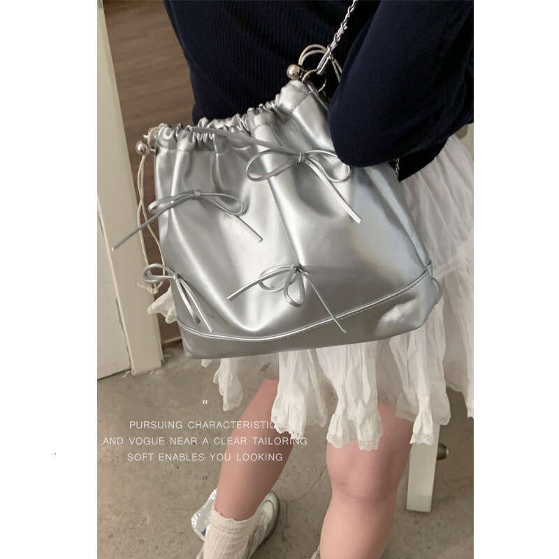Korean Style Niche Design Women 2024 New Fashion Silver Chain Small Backpack for Travel and Outings