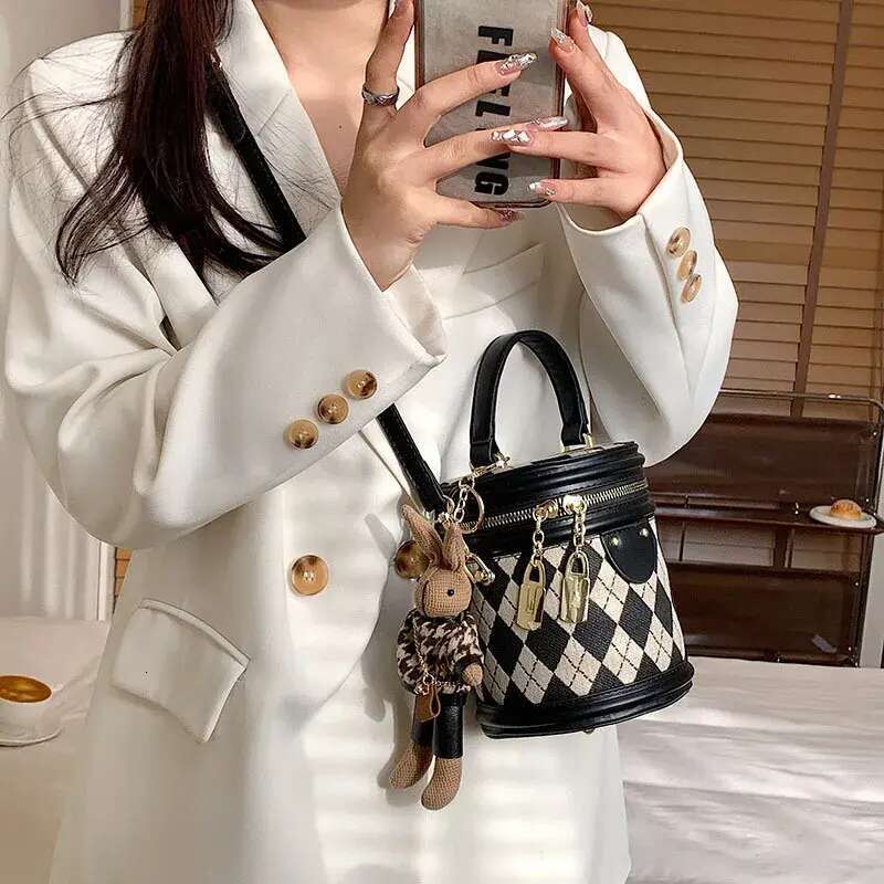 Designer Shoulder Free Bag Shipping New Fashionable Bucket Dia Grid Handbag Crossbody For Women Free shipping