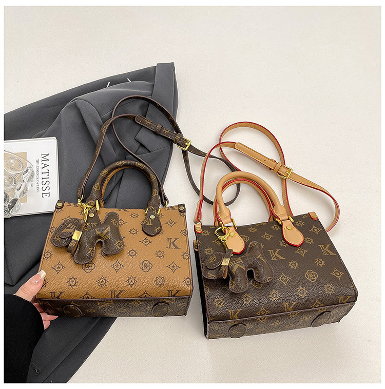 Free shipping 2025 designer Shoulder Bags womans ladies flap lady fashion black brown printing handbag women crossbody Underarm bag