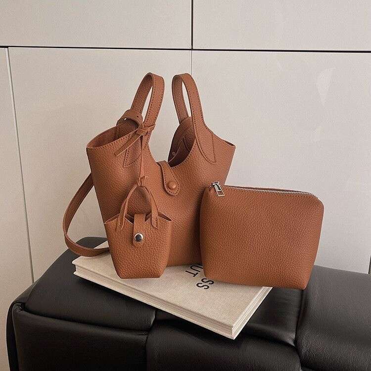 Korean Style Fashion Bucket for Women 2025 New Trend Textured Shoulder Lightweight Commuter Crossbody Bag