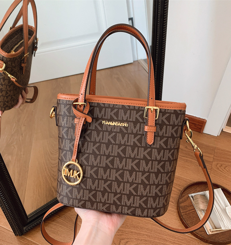Free shipping designer premium water bucket bag for women 2025 new fashionable and versatile printed large capacity temperament women's single sh