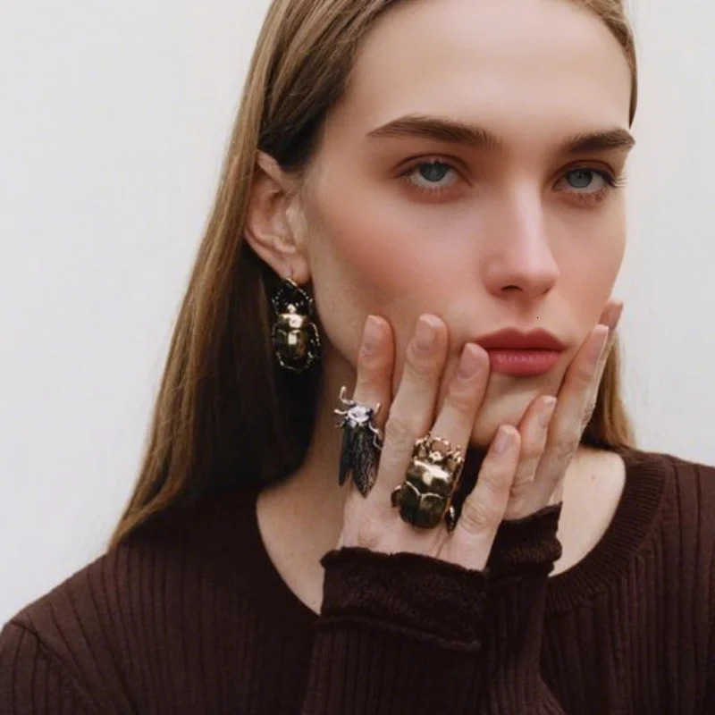 Trendy Maxi Beetle Earrings For Women Gold Silver Plated Alloy Exquisite Insect Jewelry Banquet Party Charm Accessories 250610