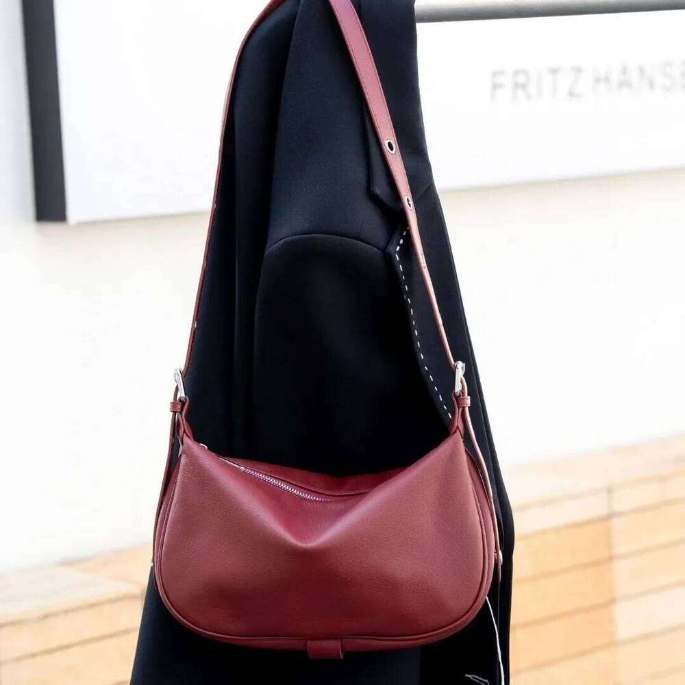 Women's Real Cow Leather Underarm Shoulder Bag, High-Quality Fashionable Half Moon Handbag First Layer Cowhide Crossbody Hobo