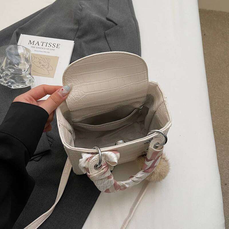 Classic Handbag Famous Brand Women Designer Shoulder Black Stone Pattern Pu Leather Crossbody Bag Mini Small Tote Red