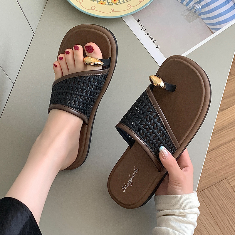 Women's toe pillar beach sandals summer outdoor flat shoes vacation style designer sandals new fashionable beach slippers sandals