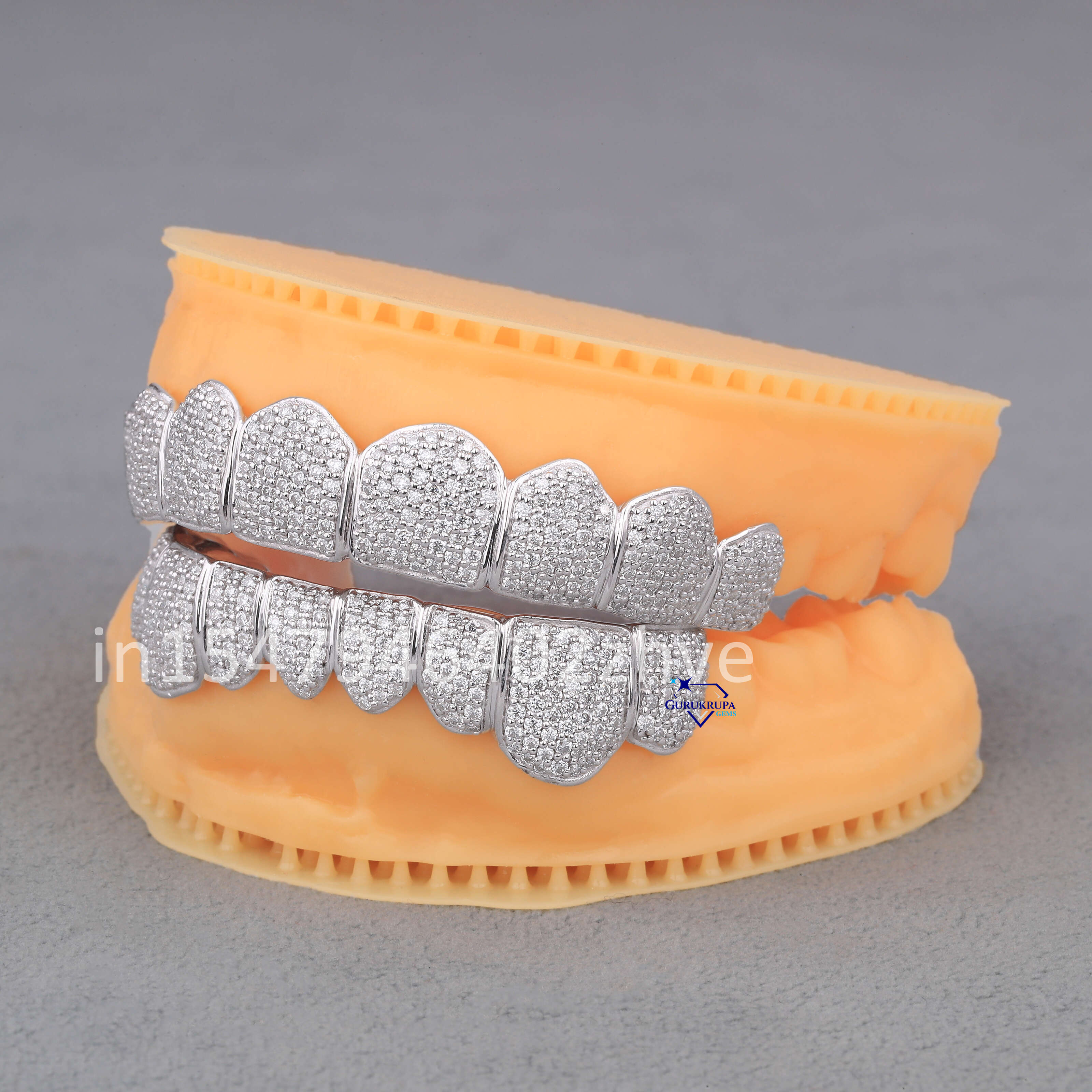 925 Sterling Silver Moissanite Dental 16 Custom Teeth Grillz for Men Women Hot Selling Fashionable Hip Hop Jewelry Wholesale