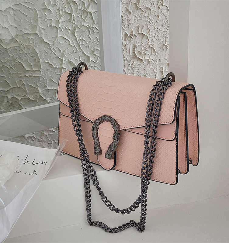 Free shipping designer high-end niche bag for women 2025 new trendy wine god bag, fashionable internet celebrity chain bag, versatile chain small squa