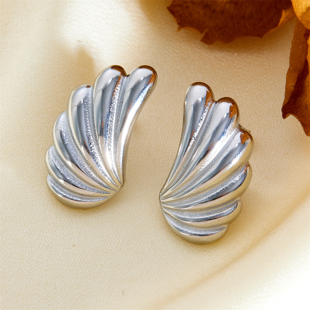 Fashion Light Style Simple Angel Wings Earrings for Women High-end Niche Titanium Steel Non-fading Ear Jewelry