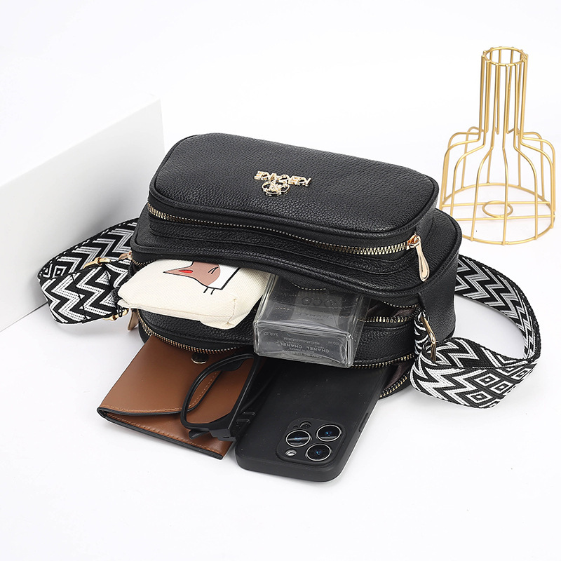 Free Shipping 2025 New Designer Bag High-end Exquisite Trendy Women's Shoulder Bag Casual Boutique Shopping Bag Shoulder Bag