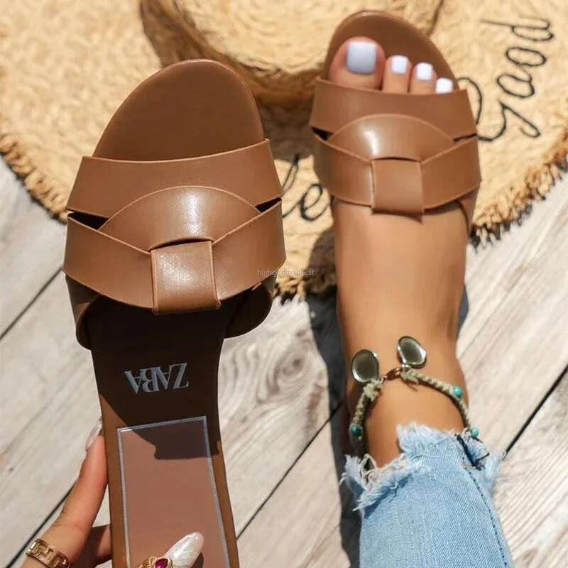 Summer 2025 New Women Designer Brand Flat Woven With Comfortable Women s Casual Bottom Slippers Woman Shoes