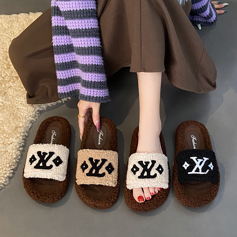 Comfortable Plush Slippers Women Fall Winter New Style Super Popular Versatile Retro Vintage Fashion Furry Slippers Hot Sale