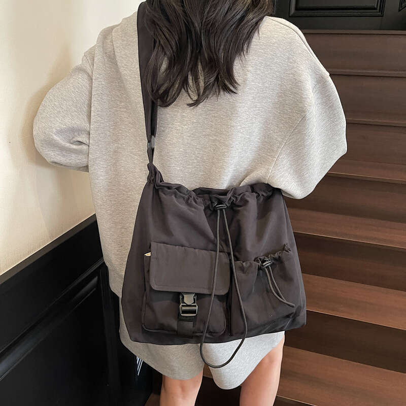 Artistic Multi-Pocket Crossbody Large Capacity Casual Nylon Messenger Trendy Versatile Student Shoulder Bag