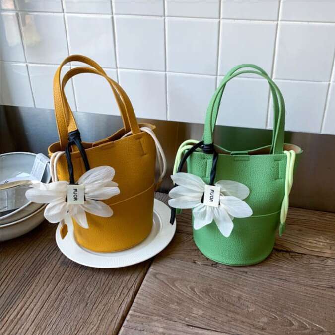 Handbag Women Bucket Shoulder Bag Crossbody bag 2025 New Summer High-End Versatile Niche Minimalist Stylish