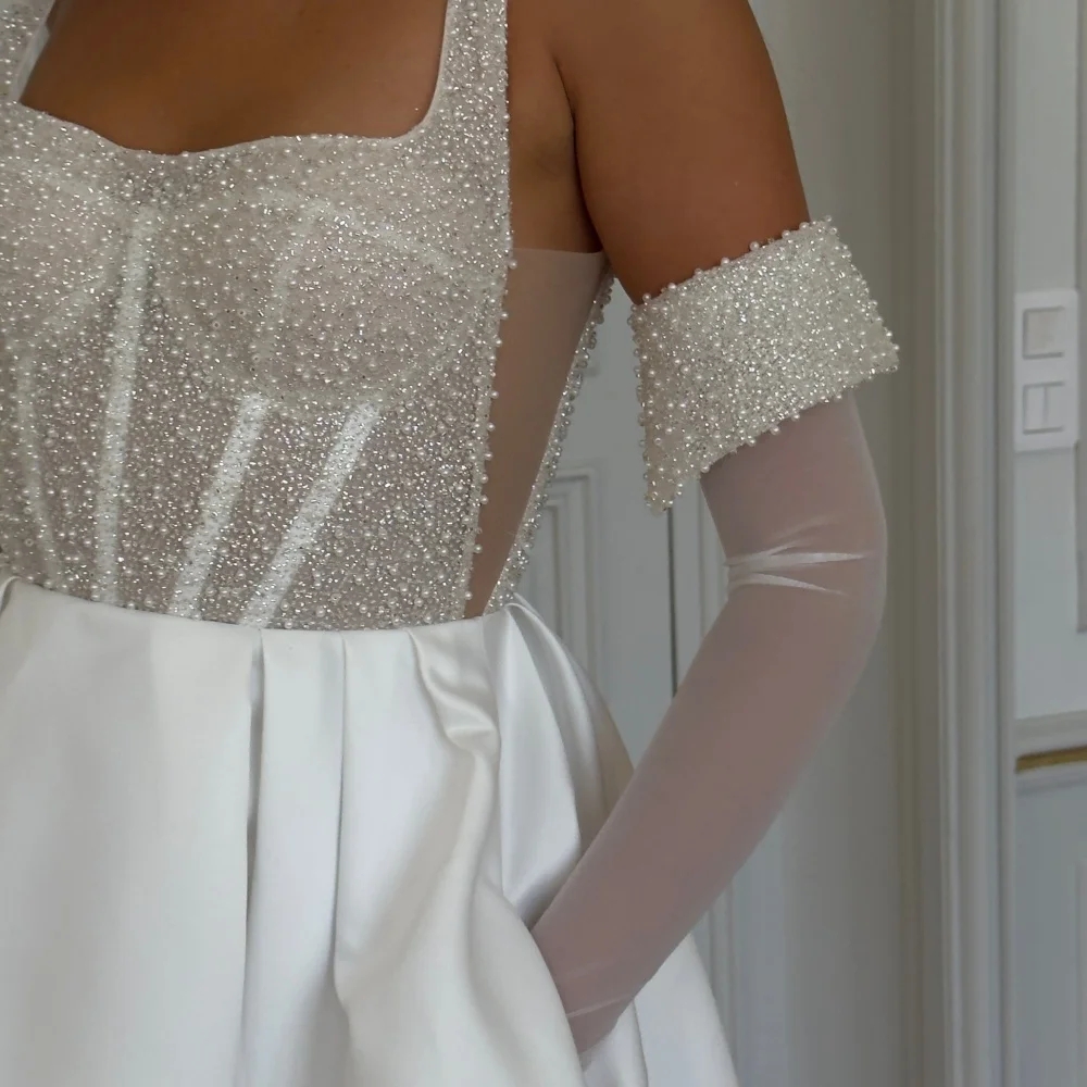 2025 New Lovery Short Wedding Dress Spaghetti Strap Gloves Pearls Sequins Backless A-Line Bride Bridal Party Gowns Vestidos De Novia