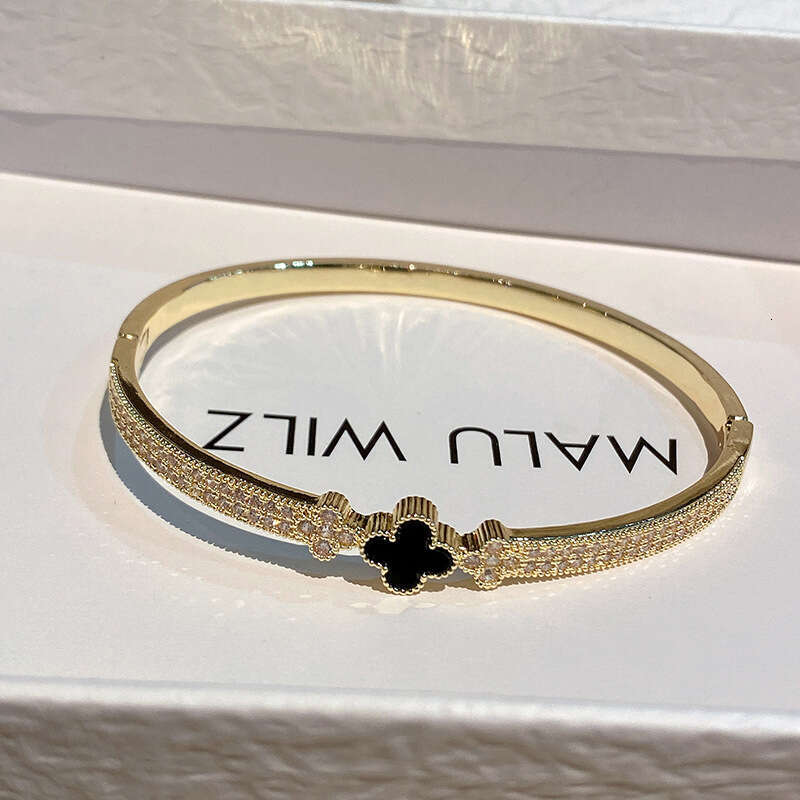 designer bracelet Hot Selling Double Row Inlaid Dia Five-Petal Flower for Women, Light Elegant Feel Bracelet Jewelry Trend