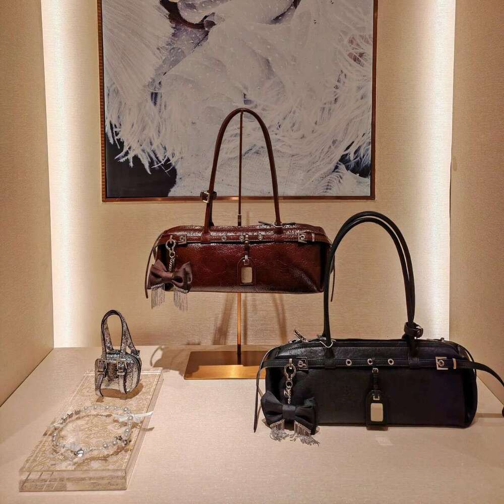 Genuine High-End Leather Niche Dachshund for Women 2024 Autumn Winter New Handbag Motorcycle Style Shoulder Baguette Bag