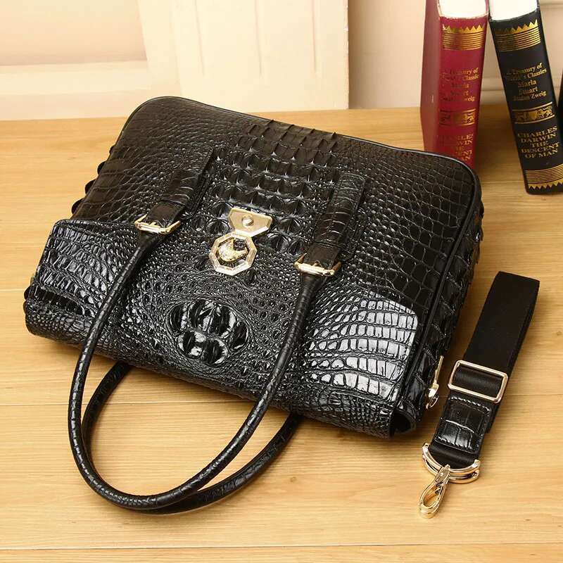 New 2025 Genuine Leather Men's Crocodile Pattern Handbag Business High Quality Shoulder Cross Bag Trendy